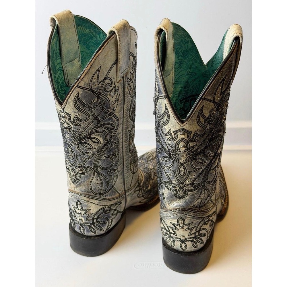 Corral Women Distressed Silver Black Floral Embroidered Studded Cowboy Boots Sz7 - Picture 2 of 2